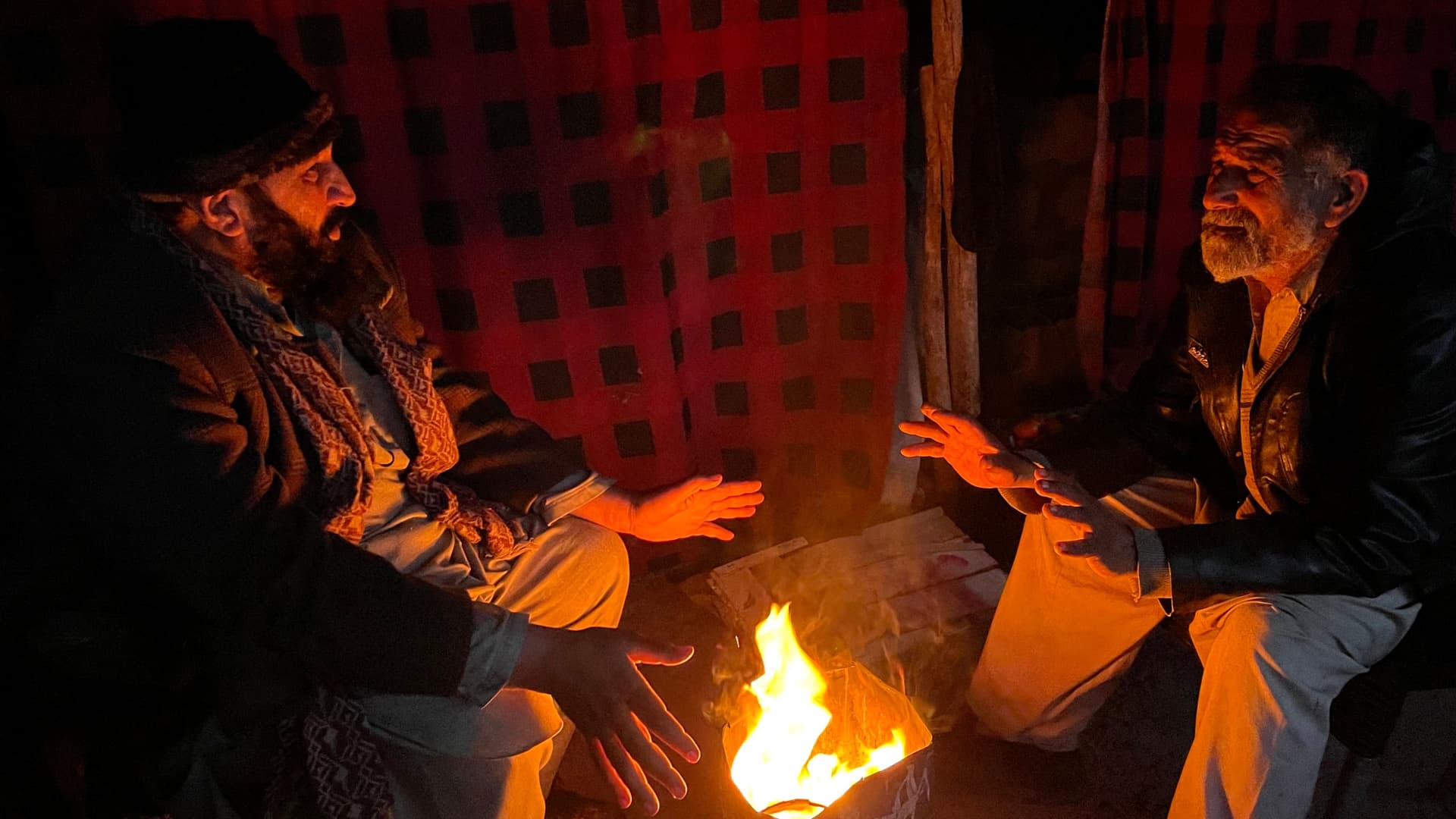 Blackouts, currency dives and corruption: Pakistan's economy is on the brink of collapse