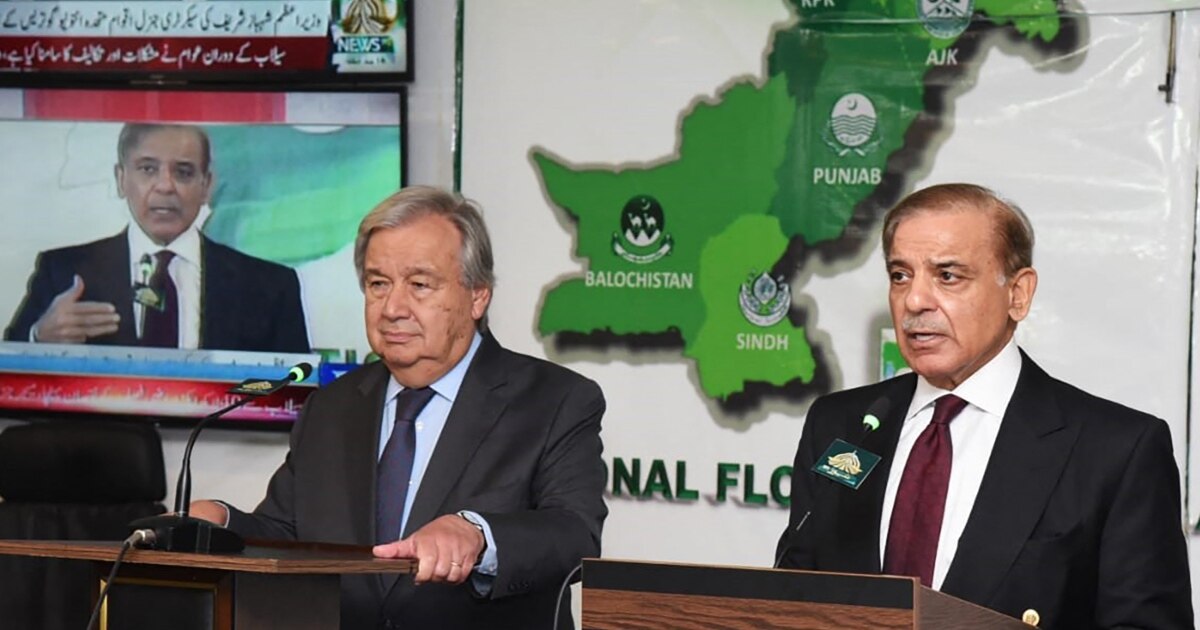 UN Chief Reiterates Need For 'Massive' Financial Aid During Visit To Flood-Devastated Sindh Province