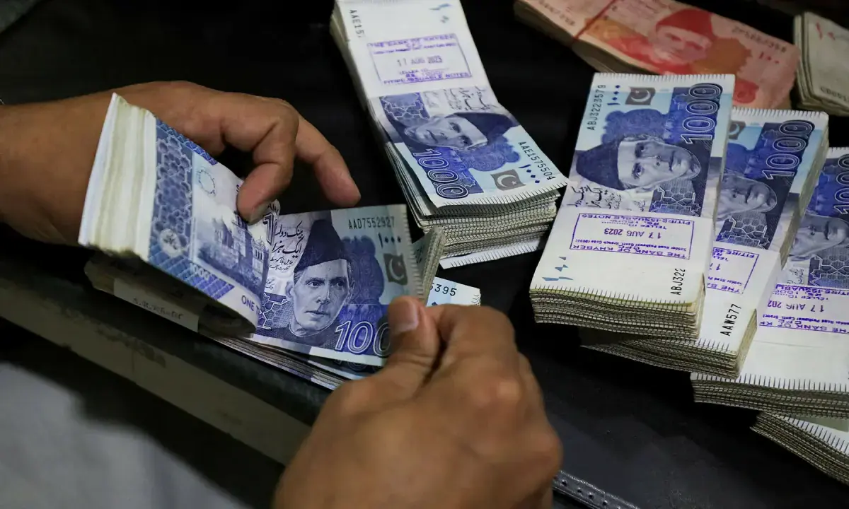 Pakistani rupee remains stable despite nearly three weeks of Middle East war
